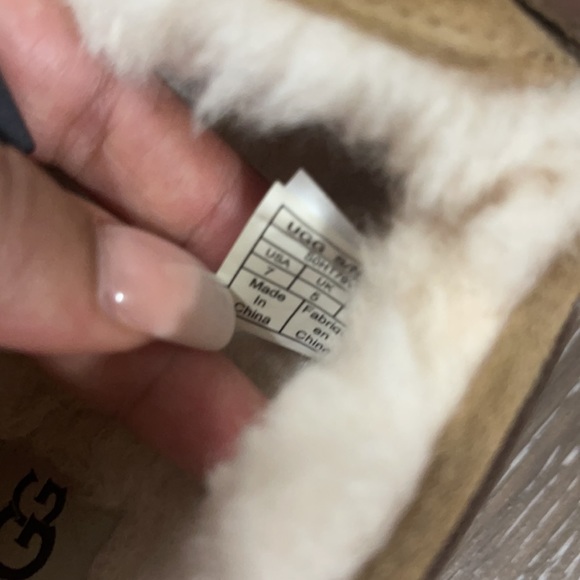 Women’s dakota Ugg’s - Picture 4 of 5